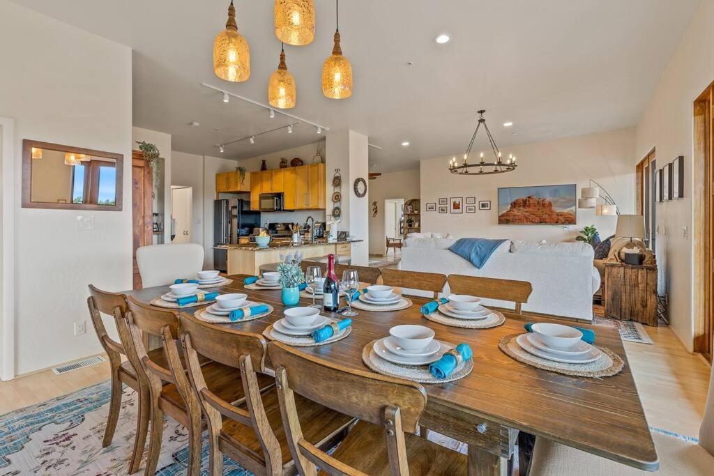 Close To Fresh Creek! Sleeps 12 ~ Amazing Views W/Serene Open Space ~ Hot Tub + Game Room ~ Trails Outside Σεντόνα Εξωτερικό φωτογραφία