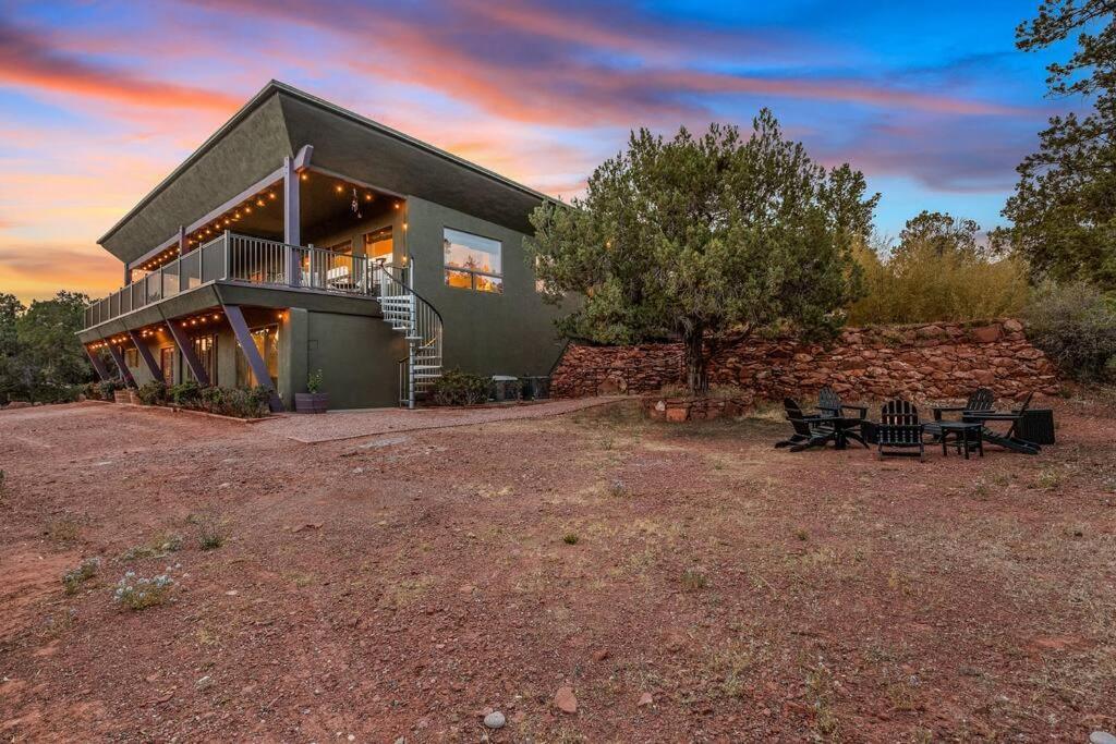 Close To Fresh Creek! Sleeps 12 ~ Amazing Views W/Serene Open Space ~ Hot Tub + Game Room ~ Trails Outside Σεντόνα Εξωτερικό φωτογραφία