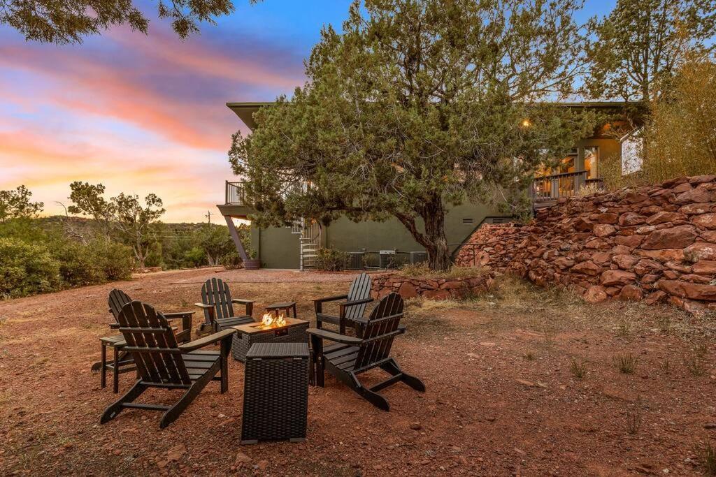 Close To Fresh Creek! Sleeps 12 ~ Amazing Views W/Serene Open Space ~ Hot Tub + Game Room ~ Trails Outside Σεντόνα Εξωτερικό φωτογραφία