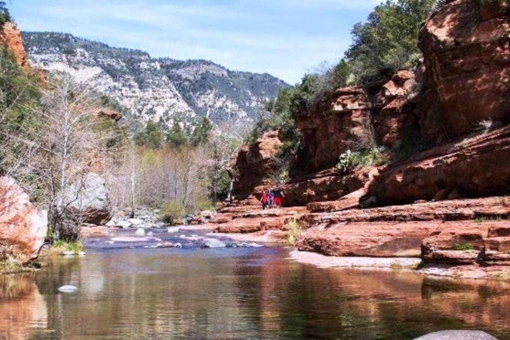 Close To Fresh Creek! Sleeps 12 ~ Amazing Views W/Serene Open Space ~ Hot Tub + Game Room ~ Trails Outside Σεντόνα Εξωτερικό φωτογραφία