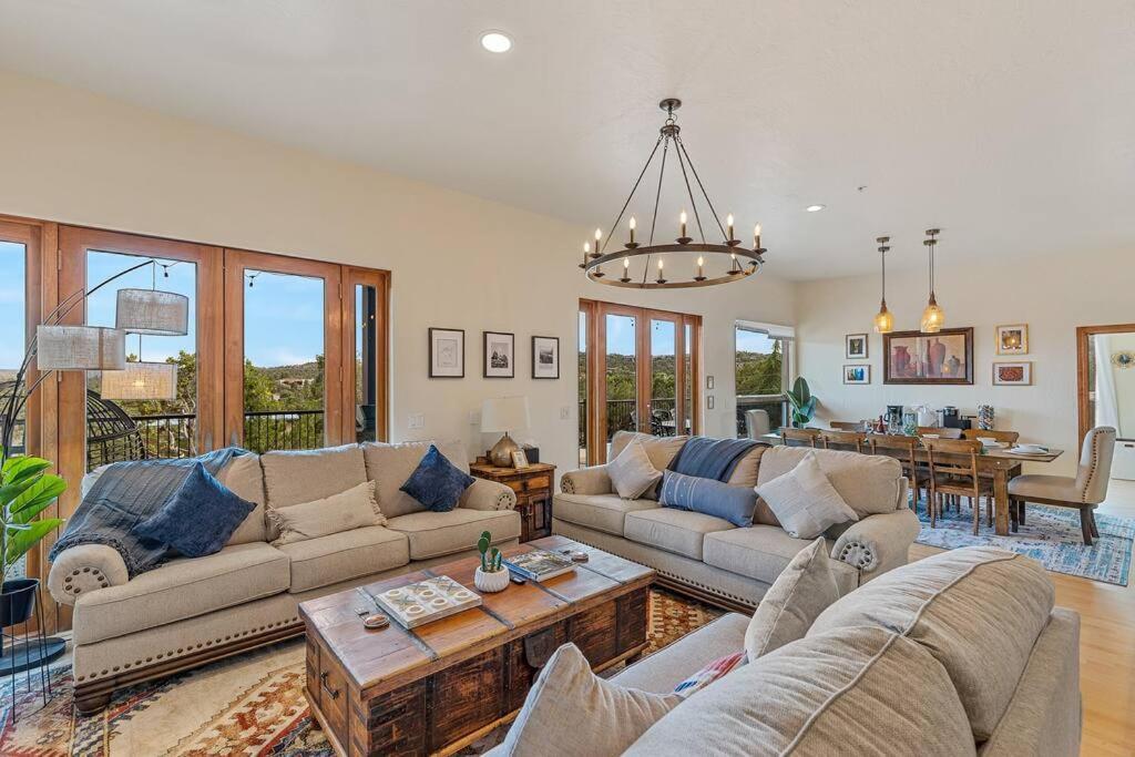Close To Fresh Creek! Sleeps 12 ~ Amazing Views W/Serene Open Space ~ Hot Tub + Game Room ~ Trails Outside Σεντόνα Εξωτερικό φωτογραφία