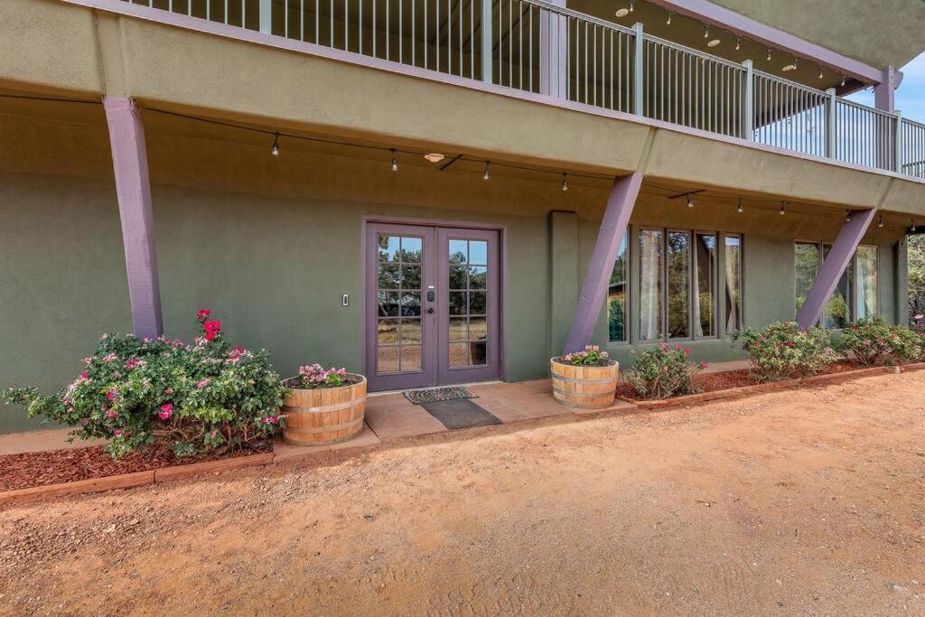 Close To Fresh Creek! Sleeps 12 ~ Amazing Views W/Serene Open Space ~ Hot Tub + Game Room ~ Trails Outside Σεντόνα Εξωτερικό φωτογραφία