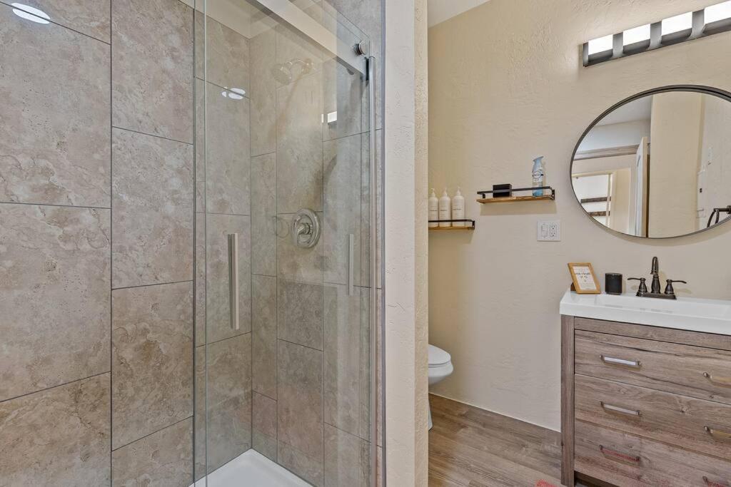 Close To Fresh Creek! Sleeps 12 ~ Amazing Views W/Serene Open Space ~ Hot Tub + Game Room ~ Trails Outside Σεντόνα Εξωτερικό φωτογραφία