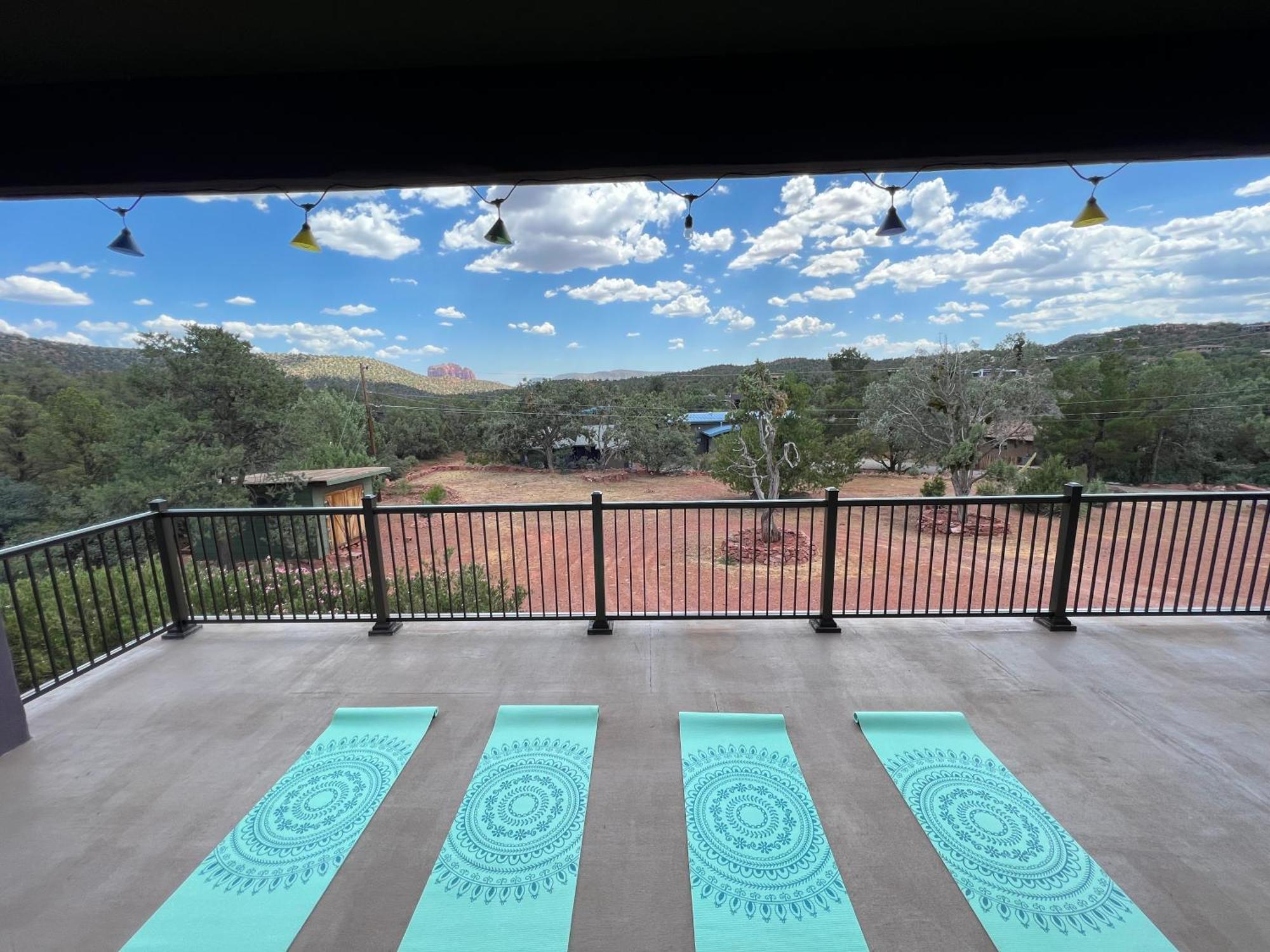 Close To Fresh Creek! Sleeps 12 ~ Amazing Views W/Serene Open Space ~ Hot Tub + Game Room ~ Trails Outside Σεντόνα Εξωτερικό φωτογραφία